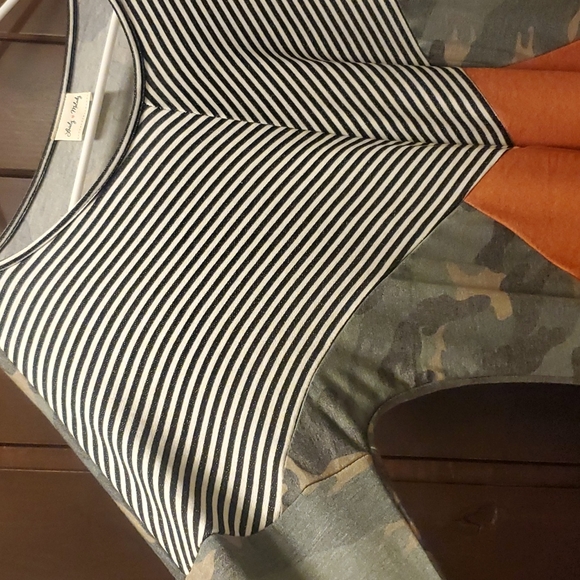 Camo patchwork long sleeve top. NWOT - Picture 3 of 6